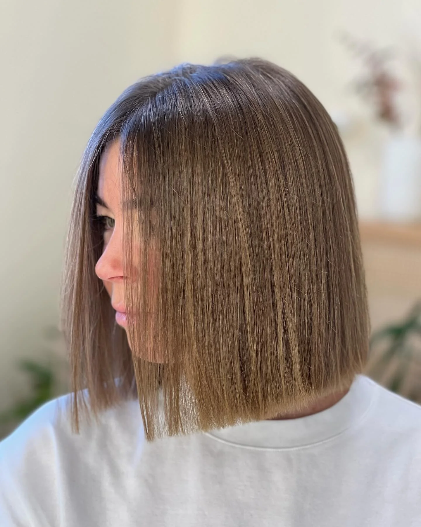 13. Neutraler, brünetten, gerader, stumpfer Bob (Blunt Cut Bob)