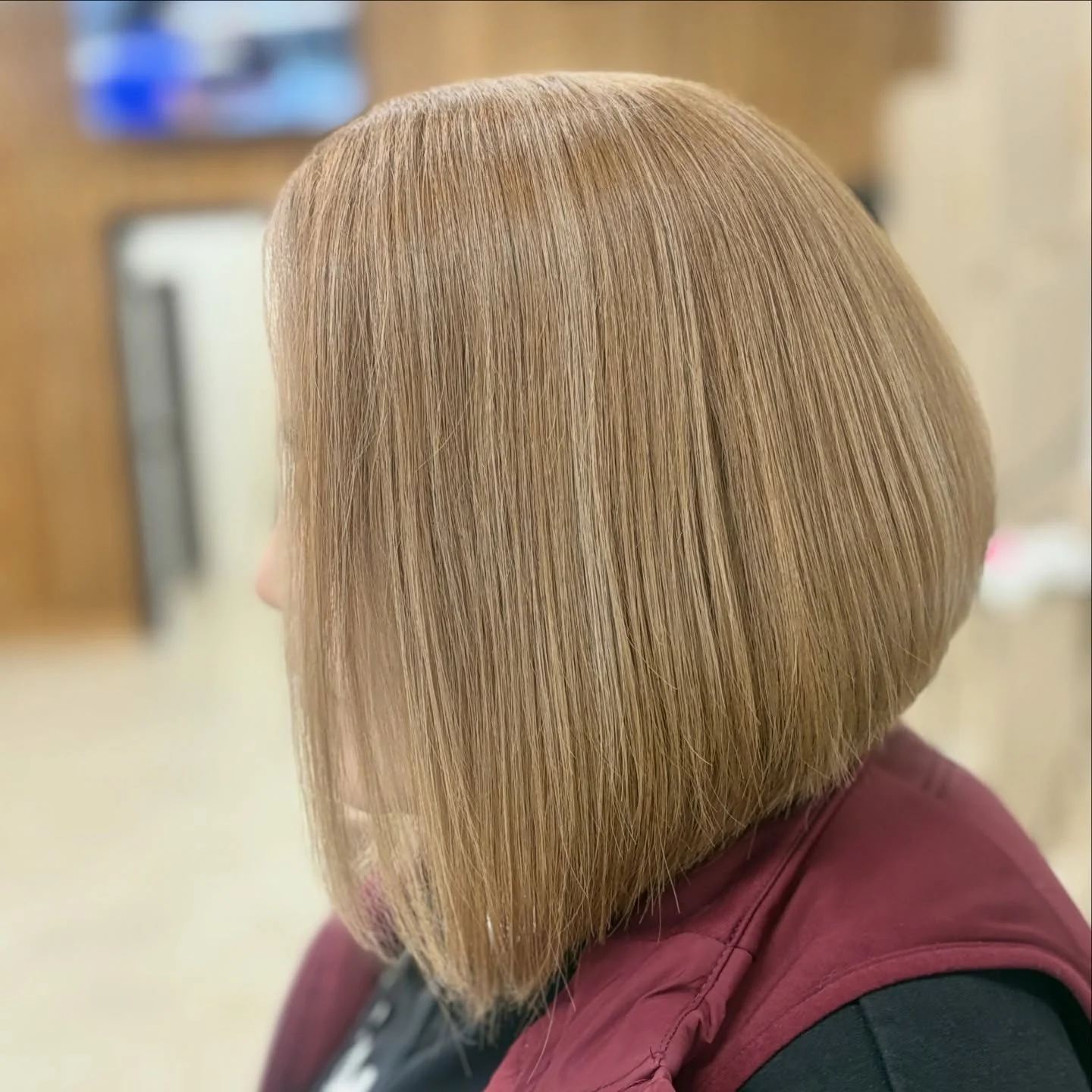 13. Polierter A-Linien-Bob mit neutralem Beigeblond (A-Linien-Bob-Haarschnitt)