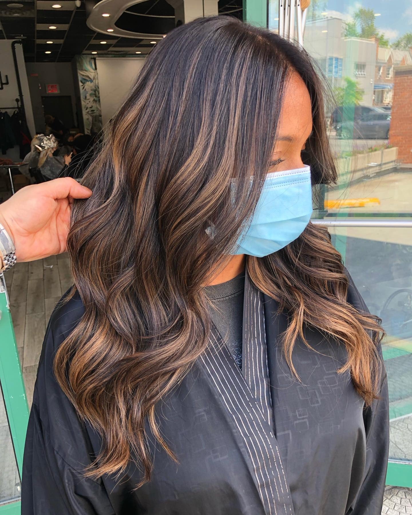 13. Bandbalayage auf tiefbrauner Basis (mittelbraune Haarfarbe)