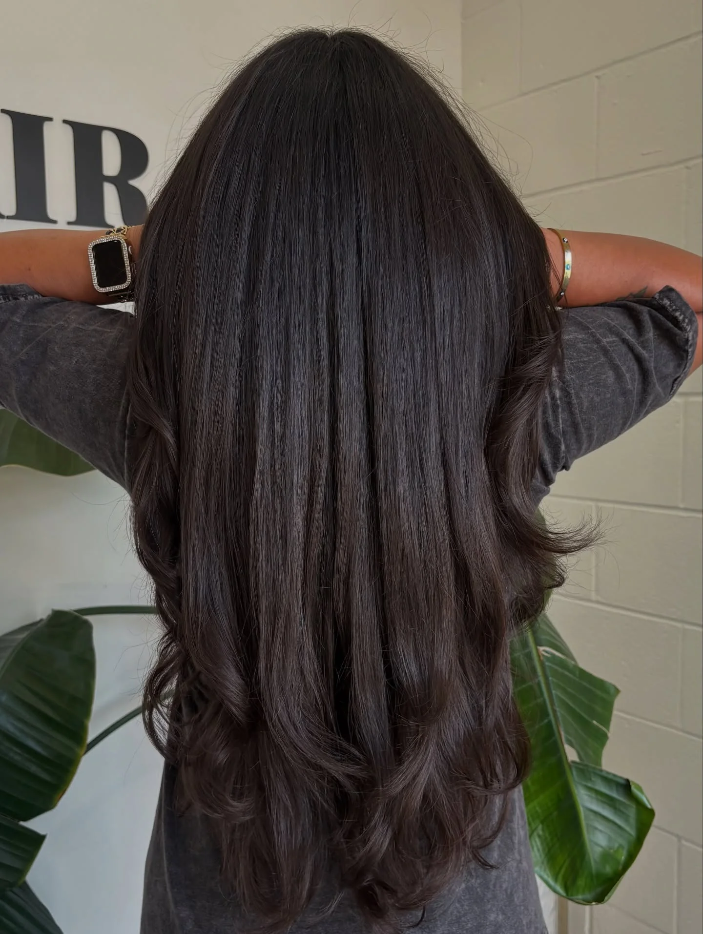 13. Seidige dunkelbraune Schichten mit dezenter Sprungkraft (extra lange Schichten)