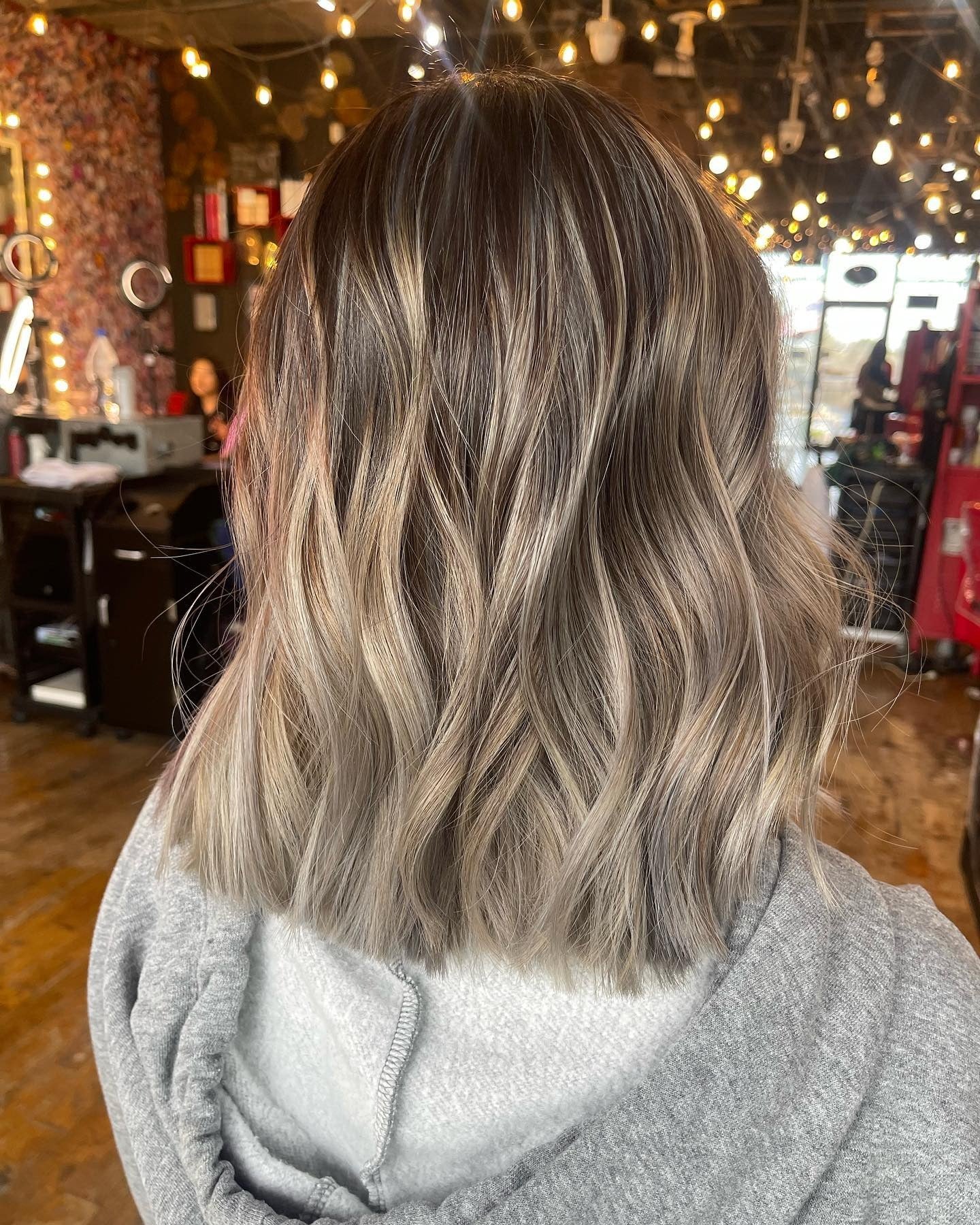 13. Rauchblondes Lob (helle Haarfarbe)