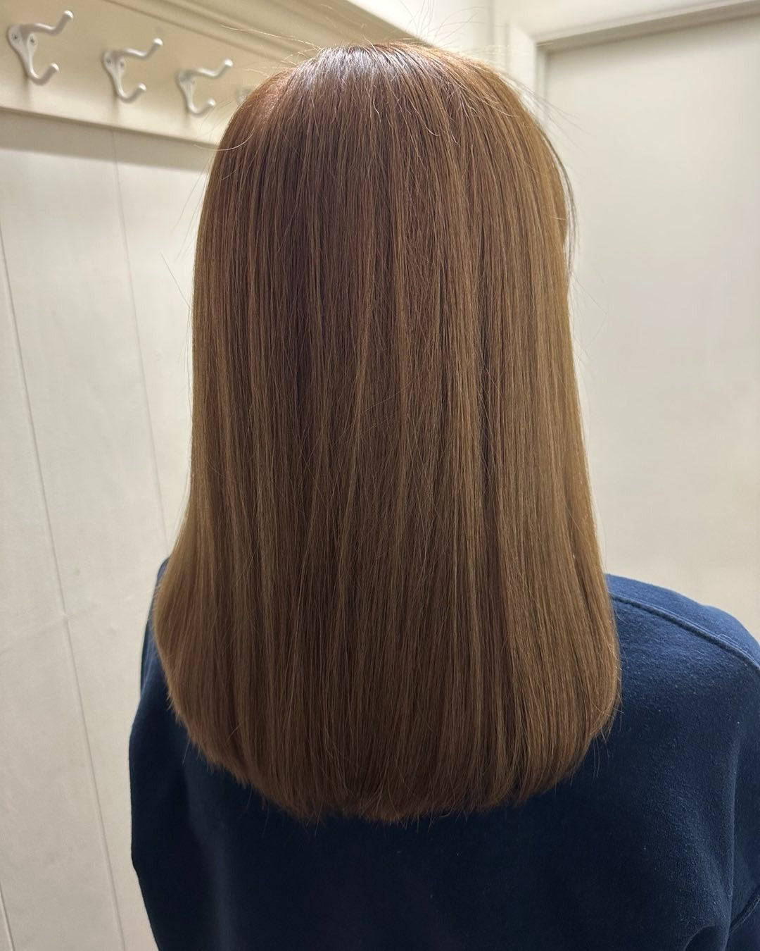 13. glattem Honigbraun stumpf geschnitten (hellbraune Haarfarbe)