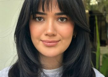 14 mittlere Haarschnitte mit Pony, die das Styling einfach machen