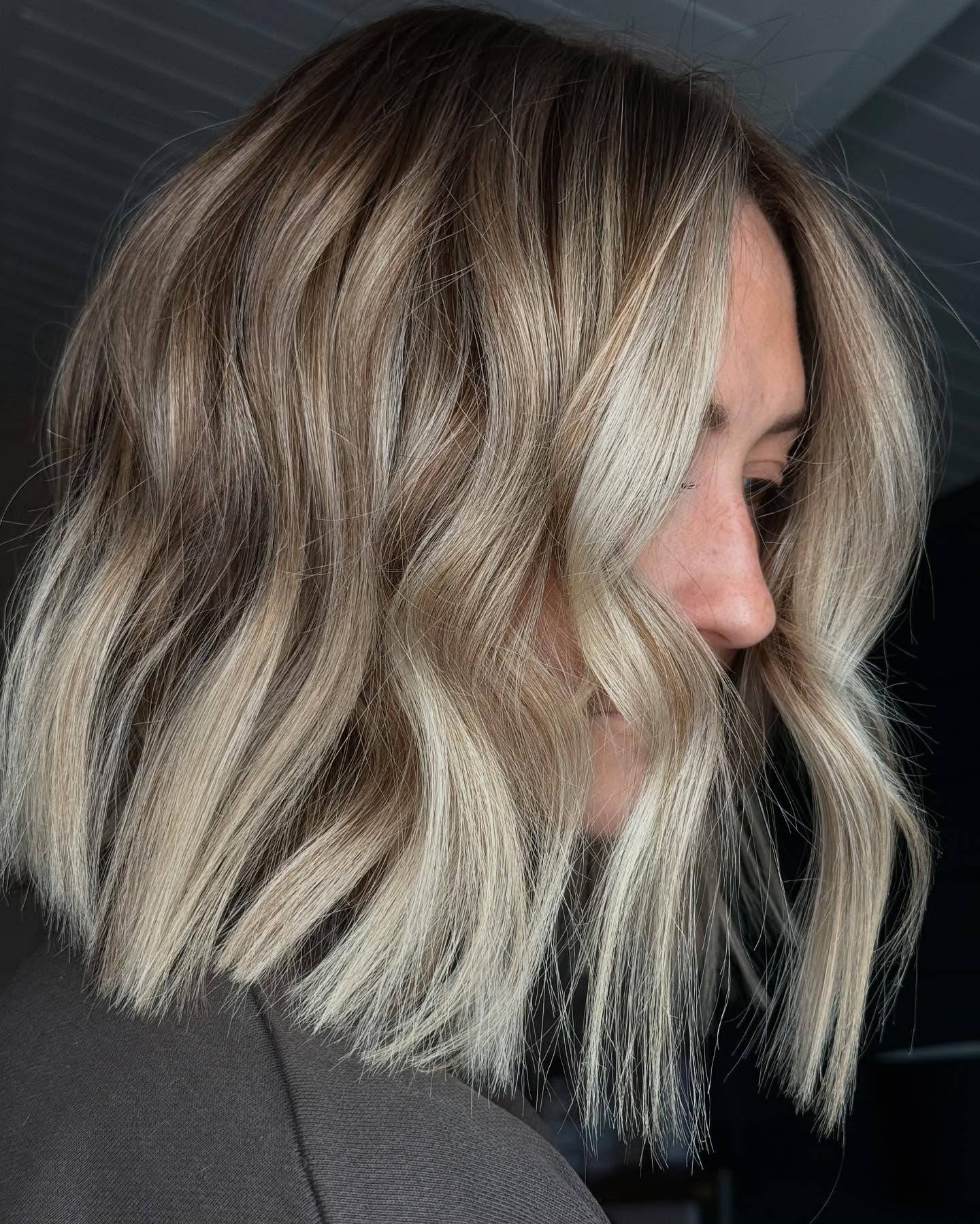 14. Ash Beige Wavy Blunt Bob (Blunt Cut Bob)