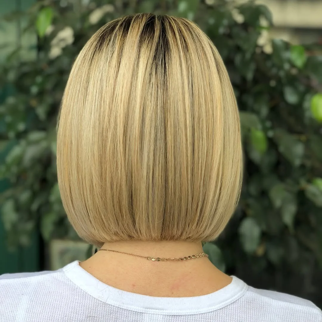 14. Golden Butter Sleek Bob (klassischer Bob-Schnitt)