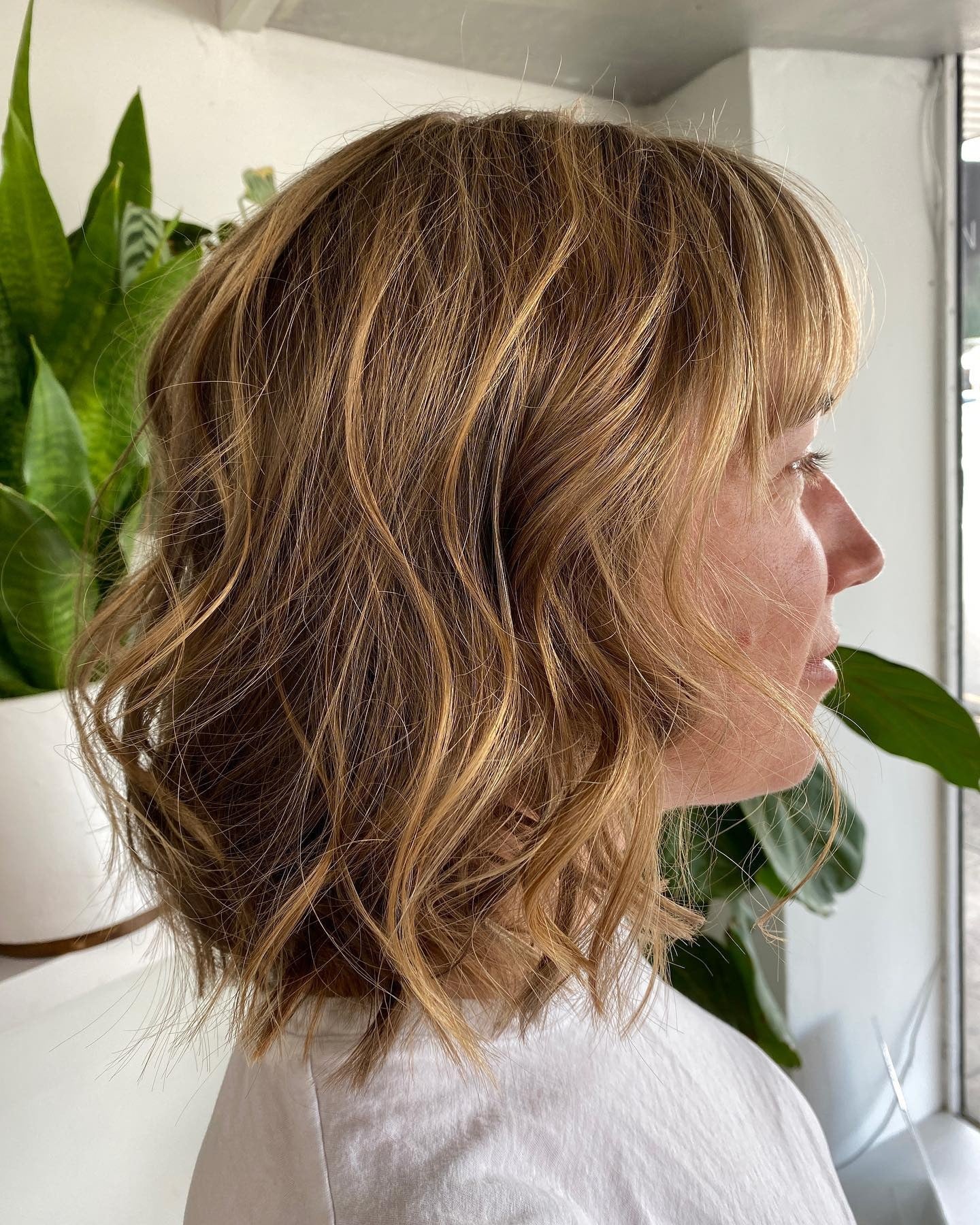 14. Golden Copper Wavy Bob mit hellen Fransen (Chaotischer Bob-Haarschnitt)