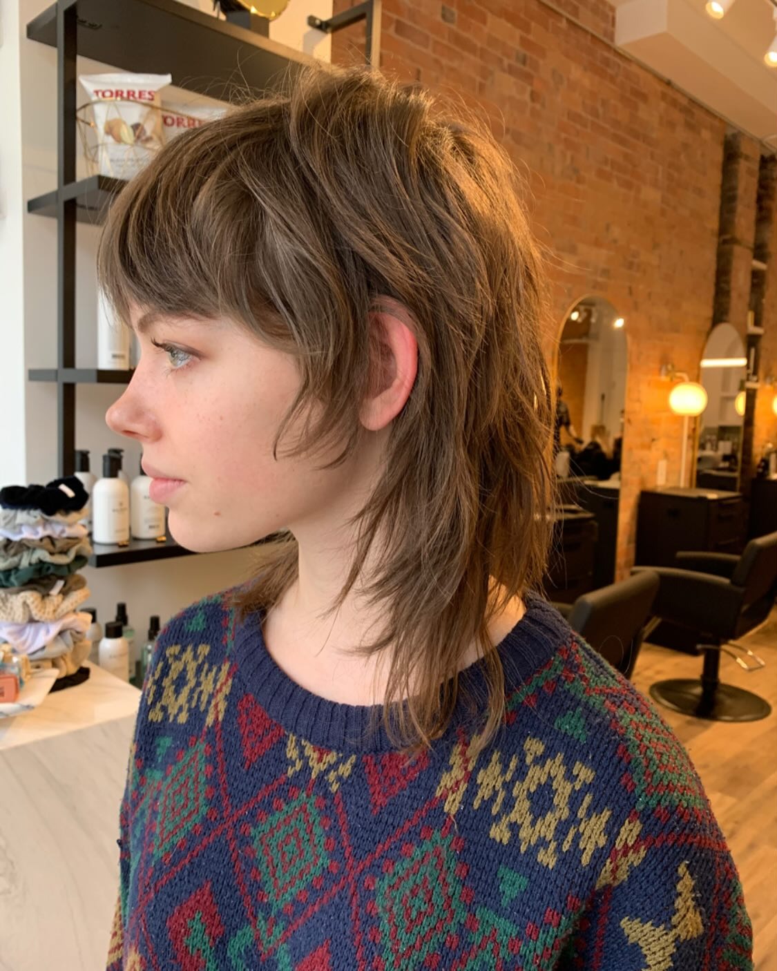 14. Pilzbraun Shag Mullet mit geschichteten Enden (Shaggy Mullet Haircut)