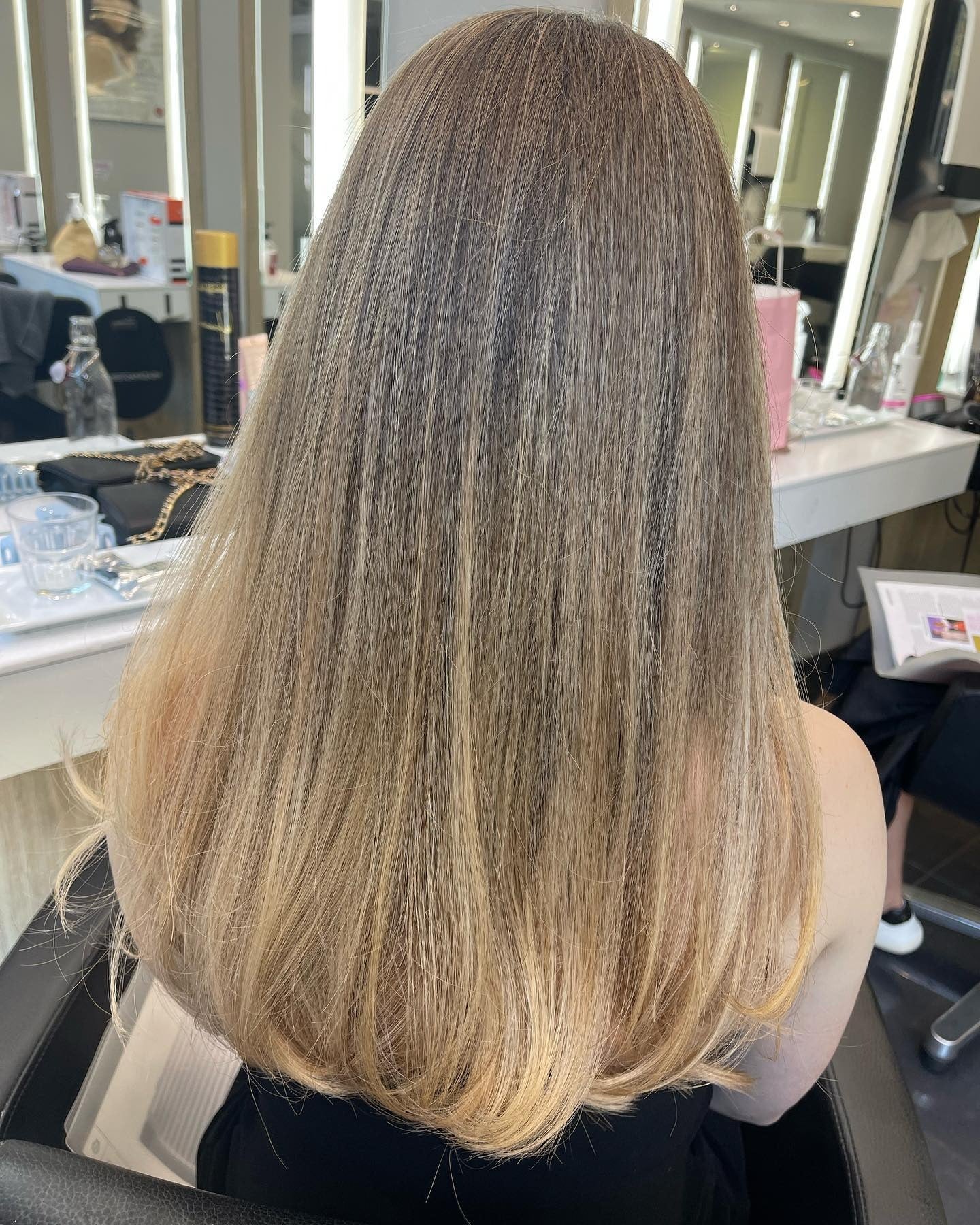 14. Natural Beige Ombre (helle Haarfarbe)