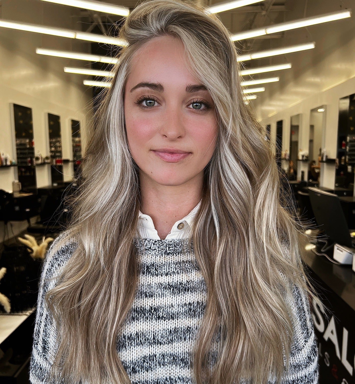 14. Strukturierte Ash Pearl-Schichten (Perlblonde Haarfarbe)