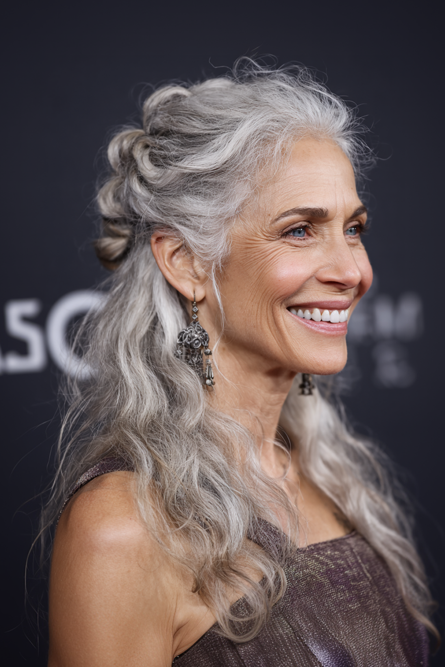 14. Strukturierte silberne Halb -up -Twist (Hochzeitsfrisuren für Frauen über 60) - Hochzeitsfrisuren für Frauen über 60