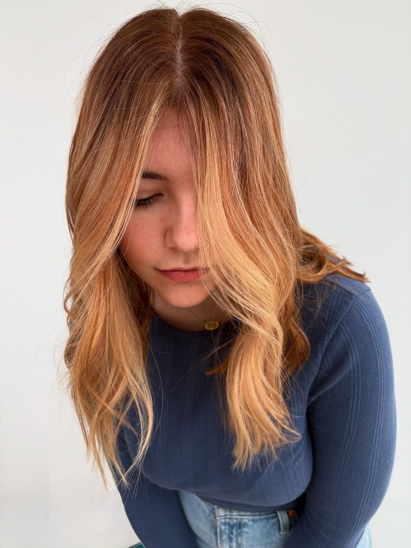 14. warme Butterkupferbalayage (Kupferhaar mit Höhepunkten)