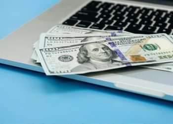 15 flexible Arbeit zu Hause Jobs für Menschen mit chronischer Krankheit (verdienen bis zu 17.000 US -Dollar pro Monat)