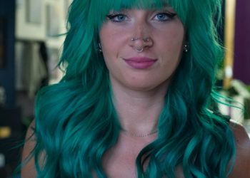 15 beste blaugrüne Haarfarbe sieht zu kopieren aus