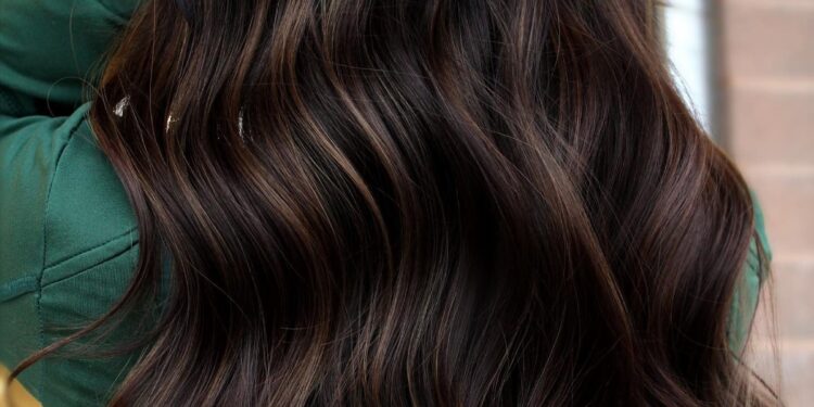 15 dunkelbraune Balayage -Trends, die tatsächlich gut aussehen