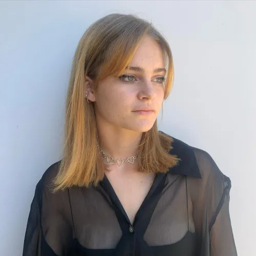 Pflegeleichte Frisur mit Curtain Bangs