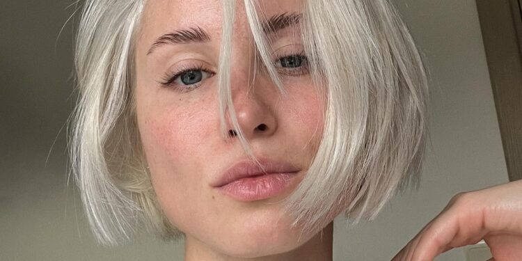 15 pflegeleichte, unordentliche Haarschnitte für Frauen unterwegs