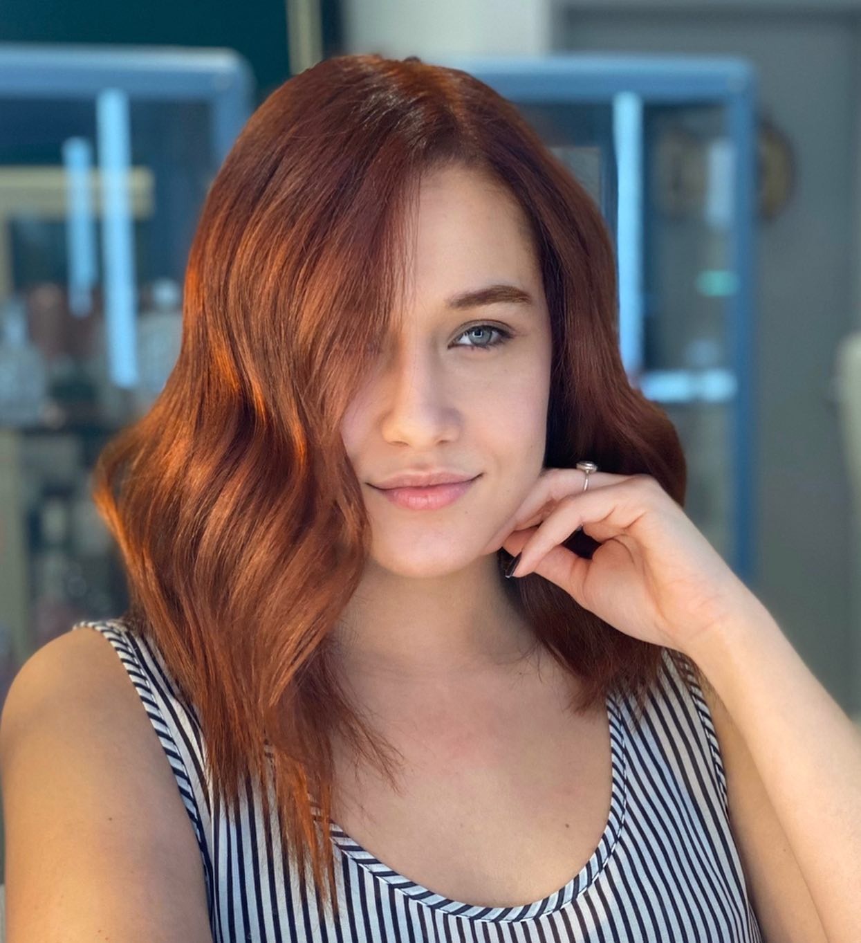 15. Asymmetrischer Zimtbob mit S-Wellen (Zimthaarfarbe)