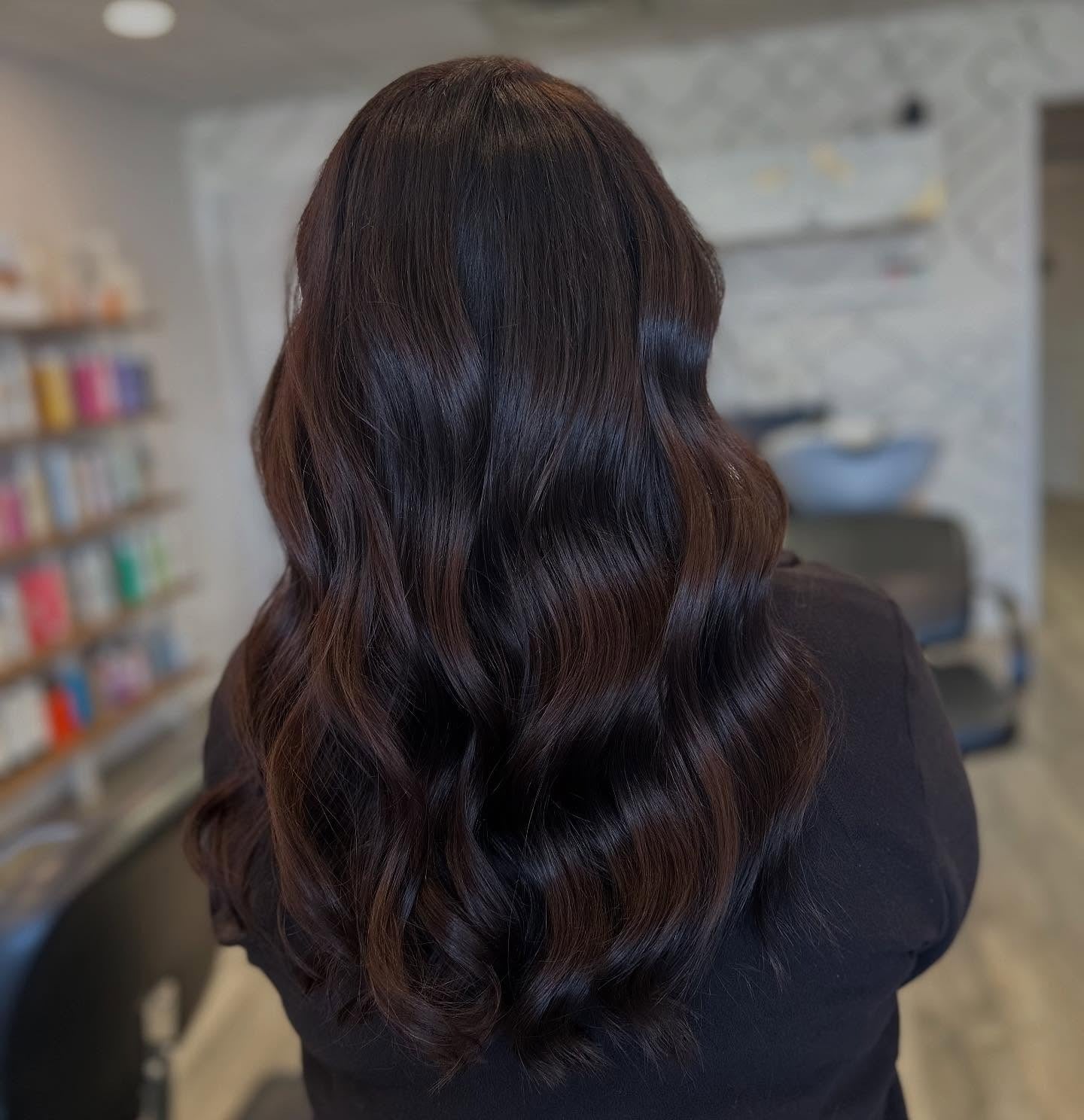 15. Deep Auburn Gloss Waves (braune Haarfarbe)