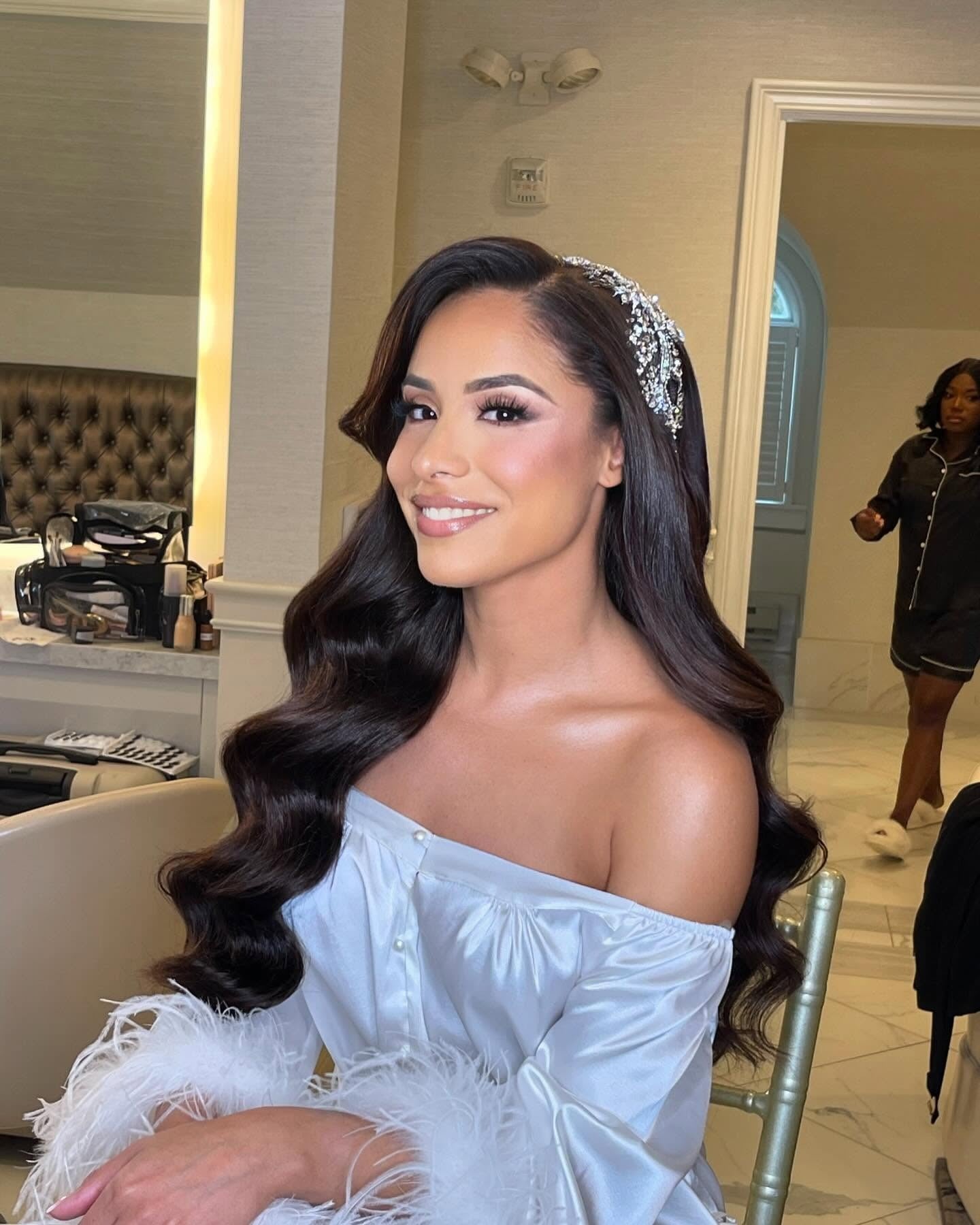 15. Hollywood -Wellen in Espresso -Brown (Hochzeitsfrisuren)