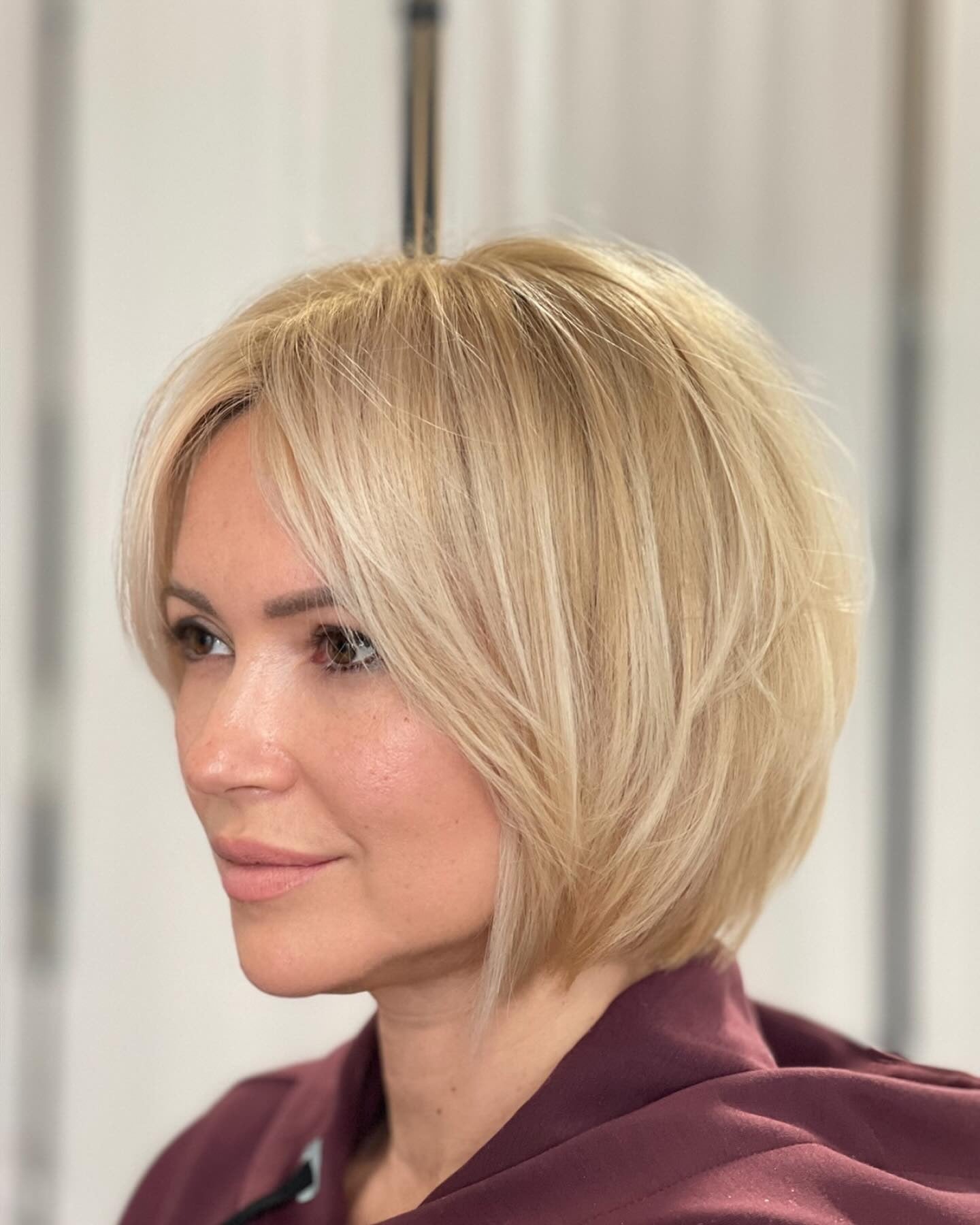 15. Leichter Champagner -Layered Bob (Hüpfbobhaar)