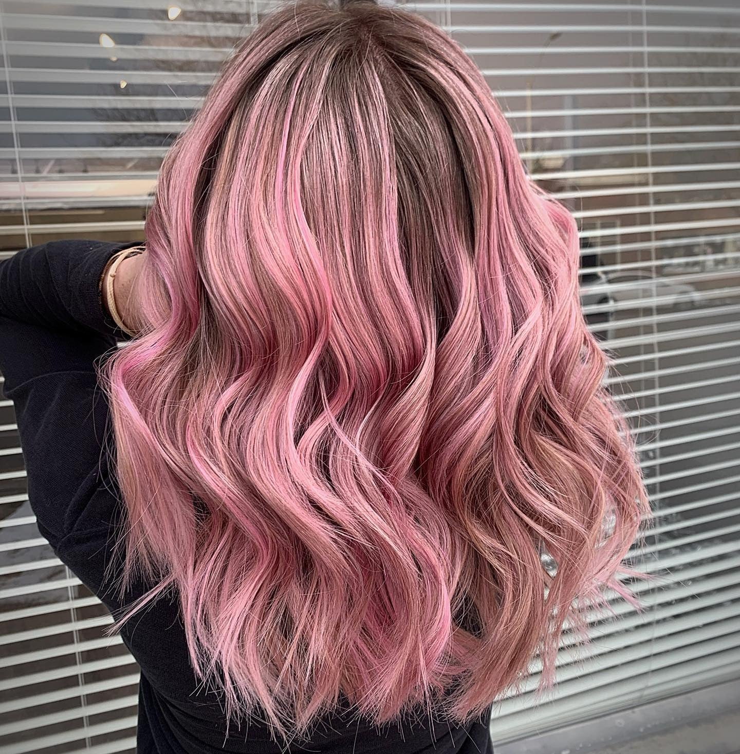 15. verwurzelte Baumwollrosa Balayage (Pastellrosa Haarfarbe)