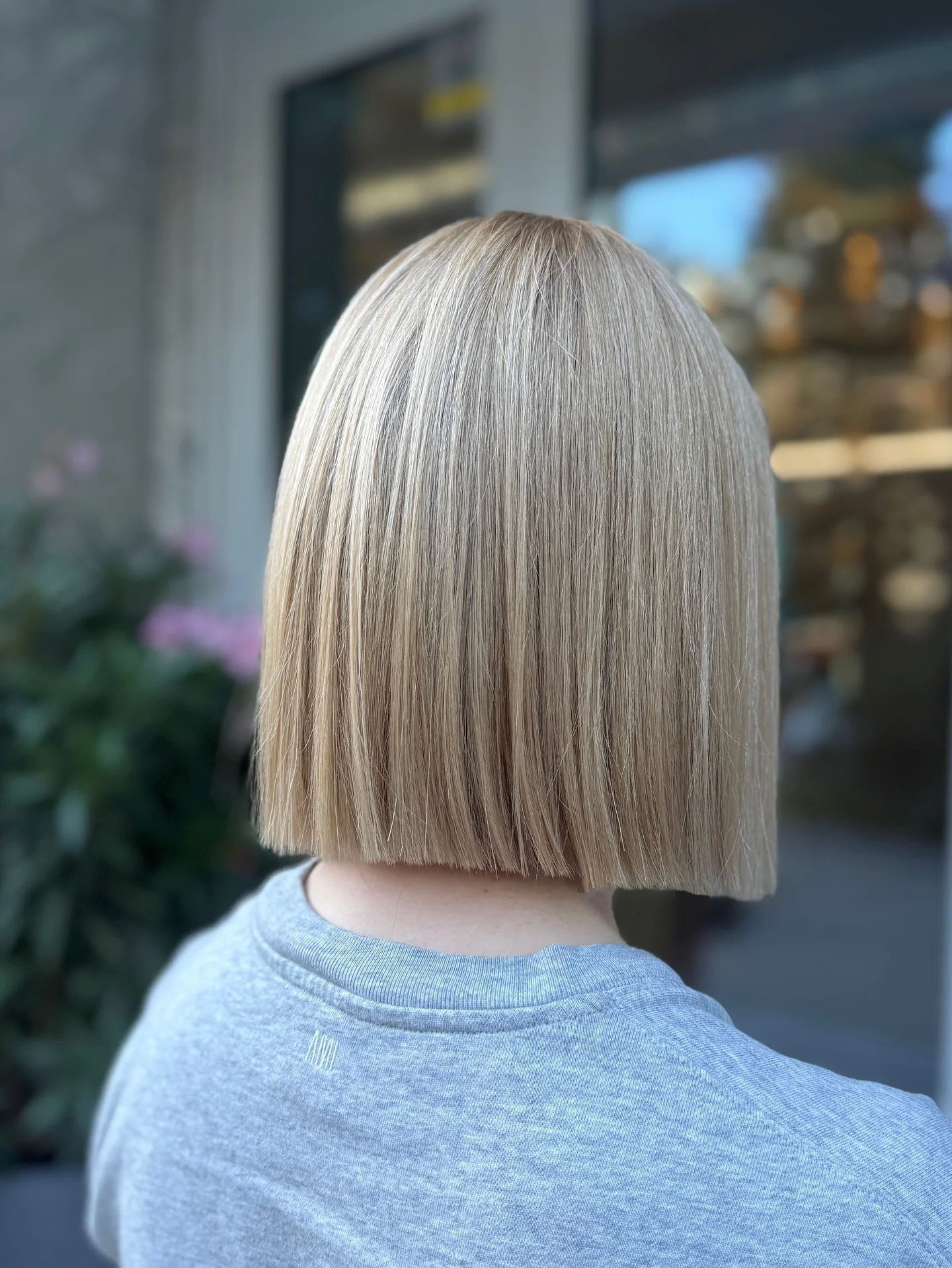 15. Vanilla Blonde Sleek Blunt Cut (Blunt Cut Bob)