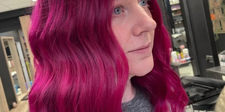 16 Ideen für die Haarfarbe Magenta, die Sie als Screenshot ansehen werden