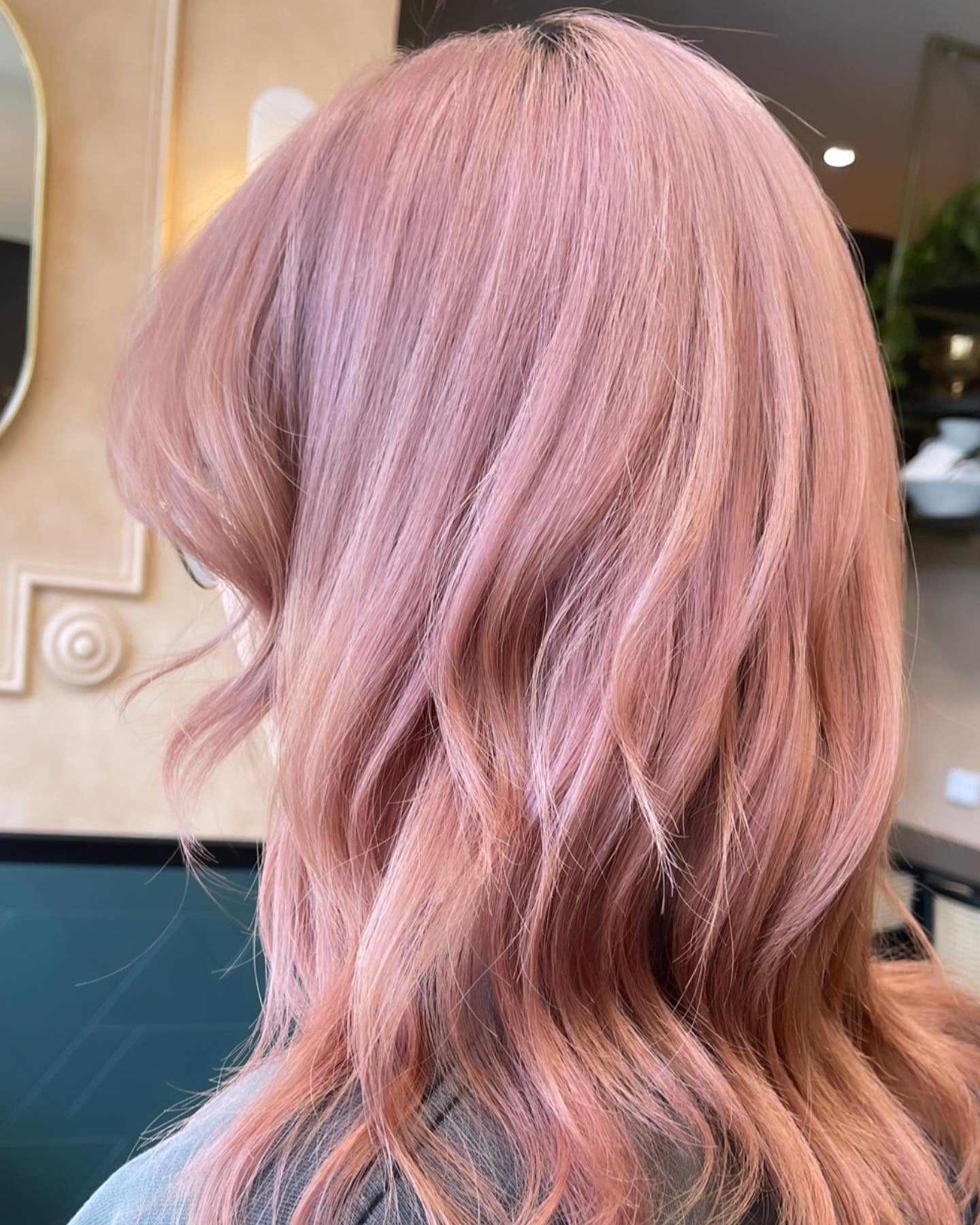 16. Pastel Rosenschichten (pastellrosa Haarfarbe)