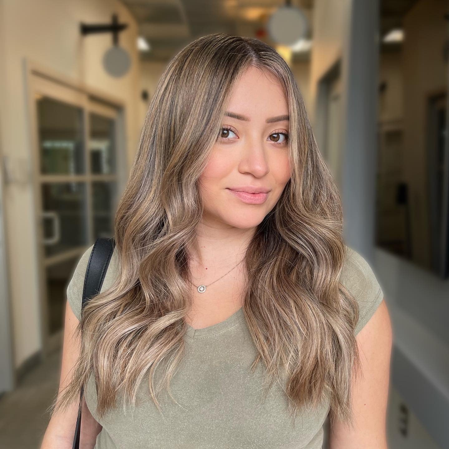 16. Neutrales Beige-Champagner-Blond (Champagnerblonde Haarfarbe)