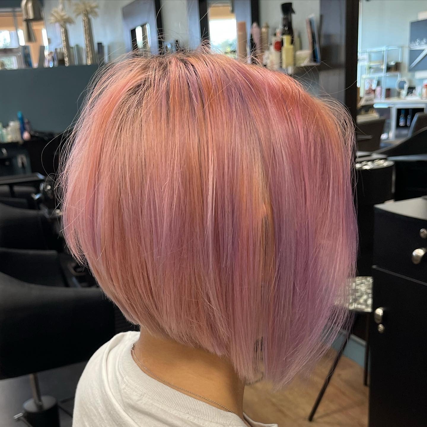 16. Pastellrosa Präzision Bob (gestapelte Bob -Haare)