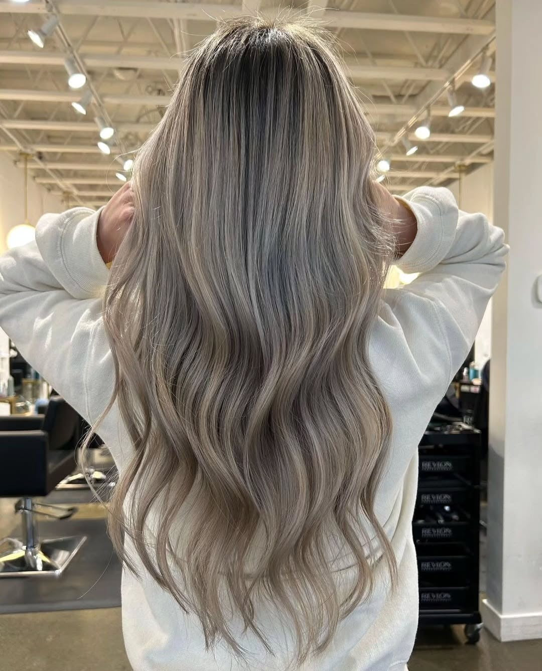 16. Platin-Töner Asche Balayage (Ascheblonde Balayage)