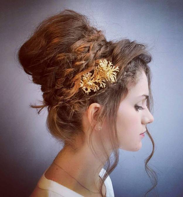 Griechische Göttin-inspirierte geflochtene Hochsteckfrisur