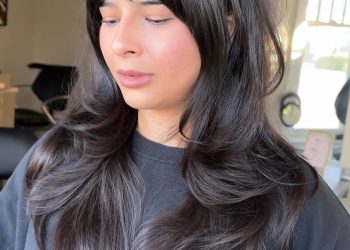 17 lange Shag -Frisuren, die die Lautstärke bringen