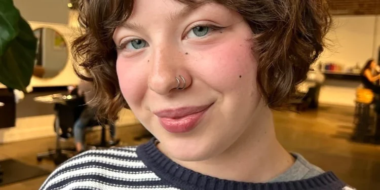 17 lockige Bob-Frisuren für jeden Lockentyp