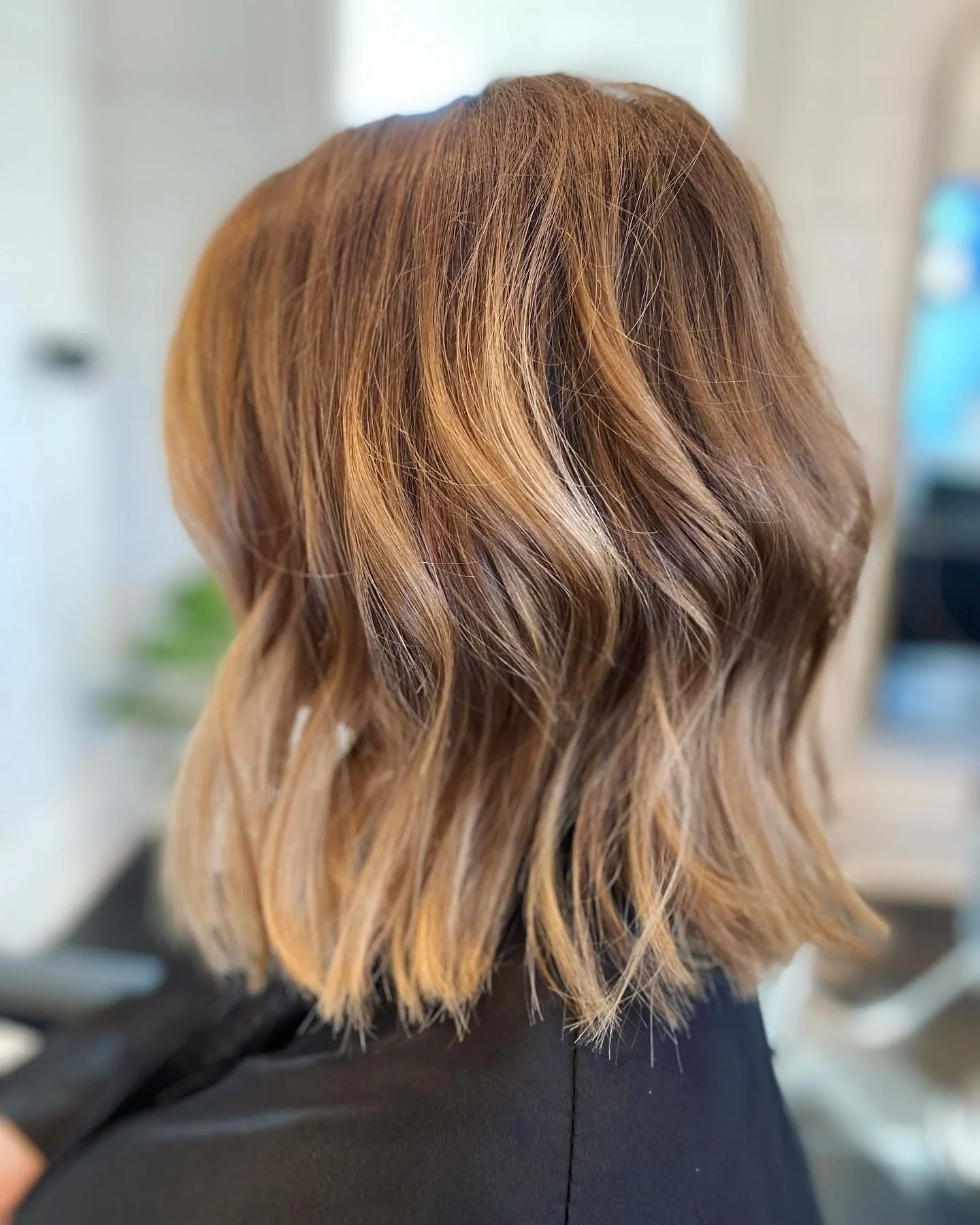 17. Strukturierter Karamell-Balayage-Bob (stumpf geschnittener Bob)