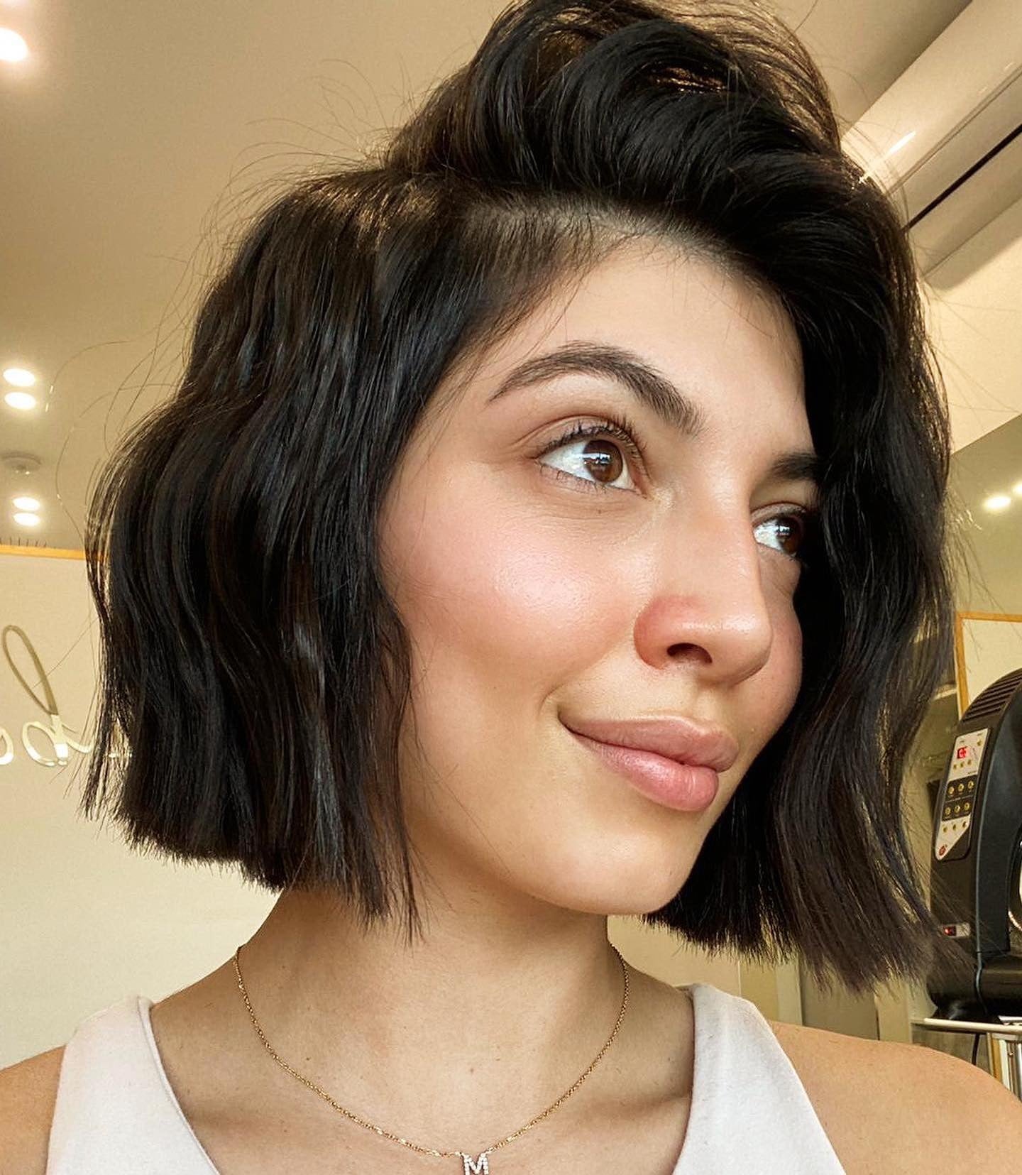 17. Jet Black Skulpted Wavy Bob (wellige Bob -Haare)