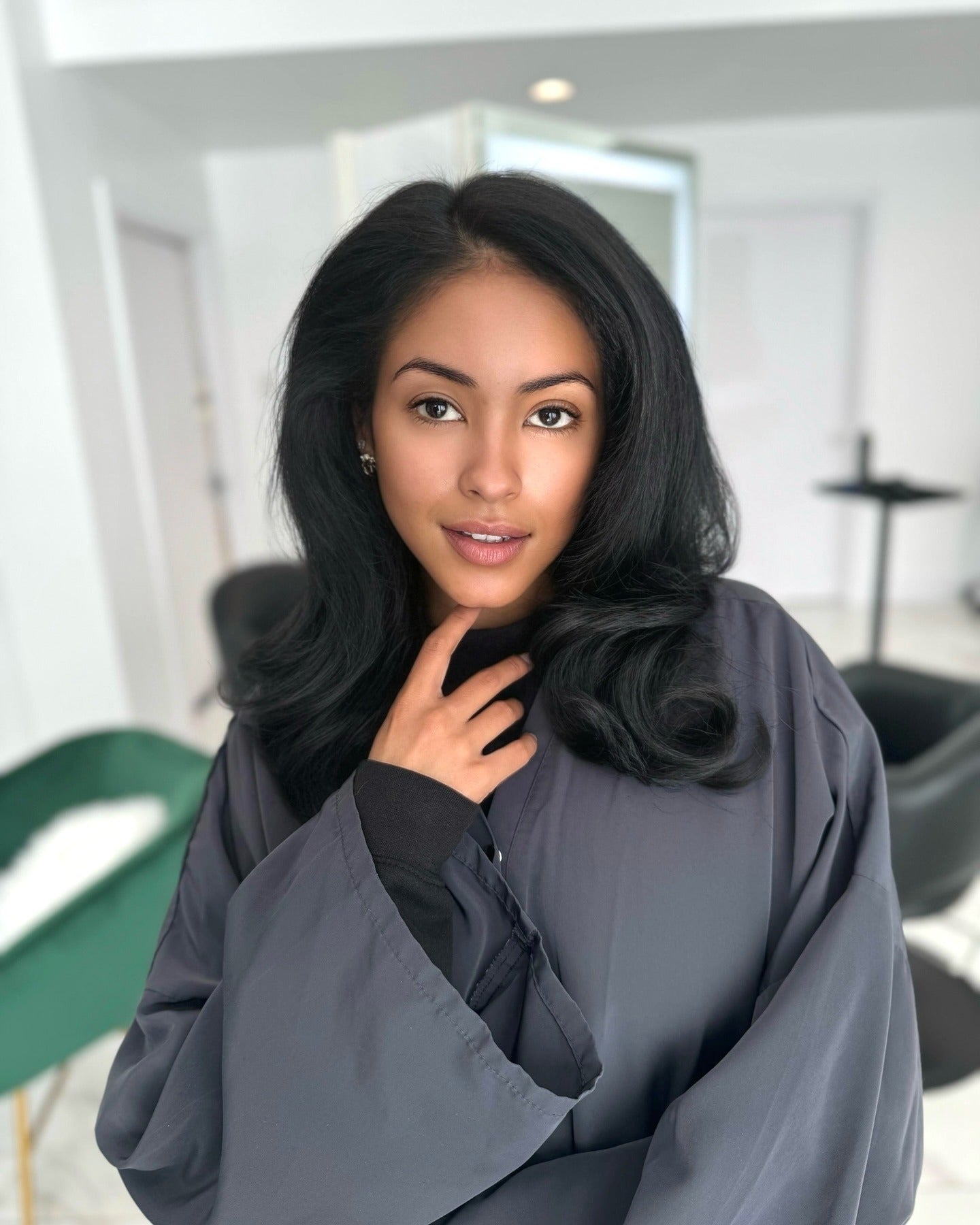 17. Mitternacht Seiden Luxus Blowout (altes Geldhaar)