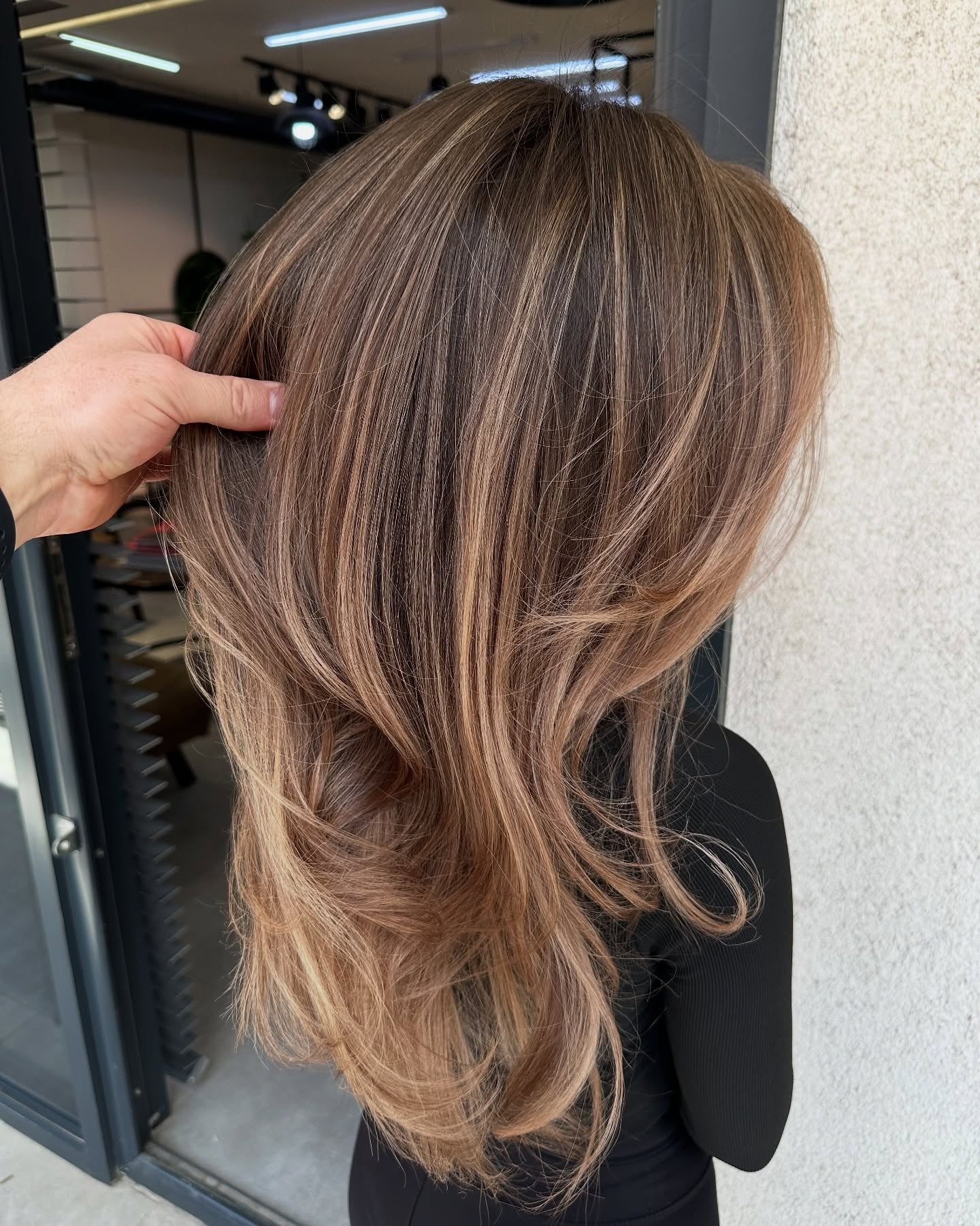 17. Strukturierte Schichten mit Bronze -Honig -Lowlights (Honigblonde Haare mit Highlights)