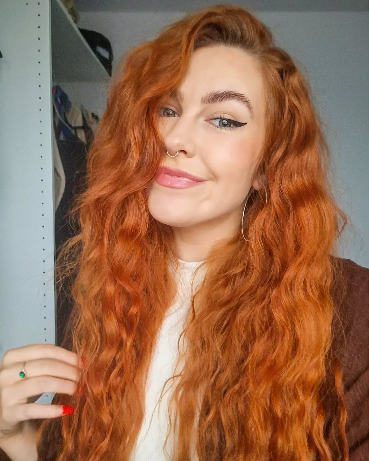 5. Lange lose Wellen in tiefem Kupferorange (Ingwer Haarfarbe)