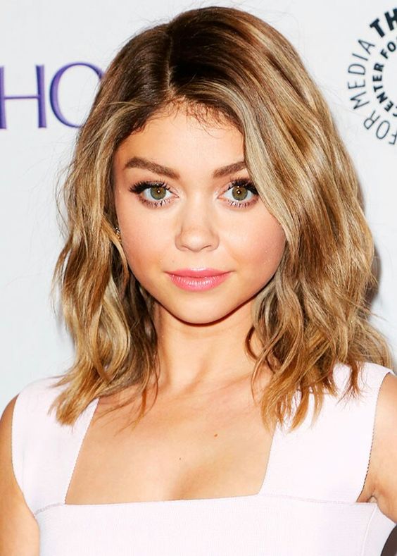 30 schicke, von Prominenten inspirierte Lobs | Sarah Hyland Lob-Haarschnitt | Frisur auf den Punkt