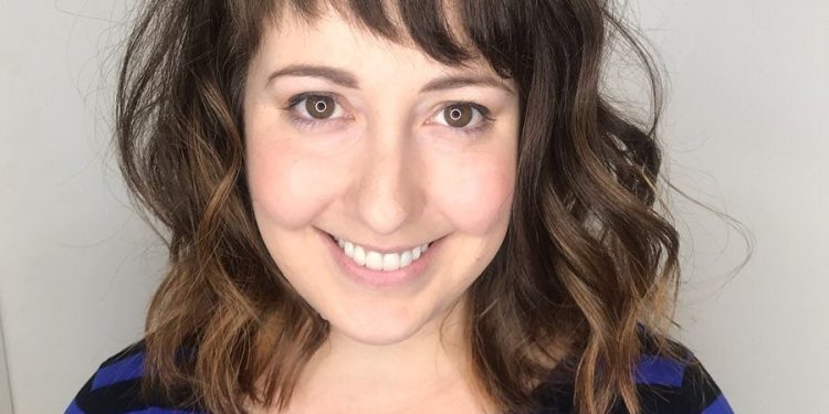 18 stilvolle asymmetrische Pony -Frisuren im Wert von Screenshot