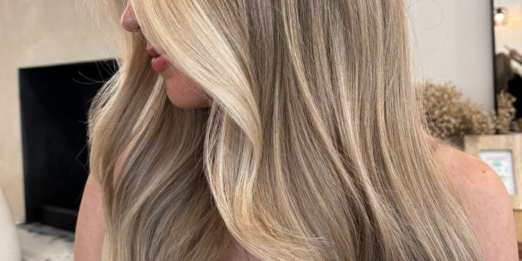 18 strahlende Honigblondehaare mit Highlights, die Sie jetzt versuchen können