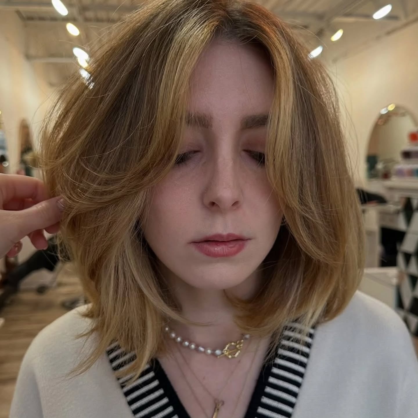 18. Kastanienblond Bob mit Vorhangschichten (Hüpfbobhaar)