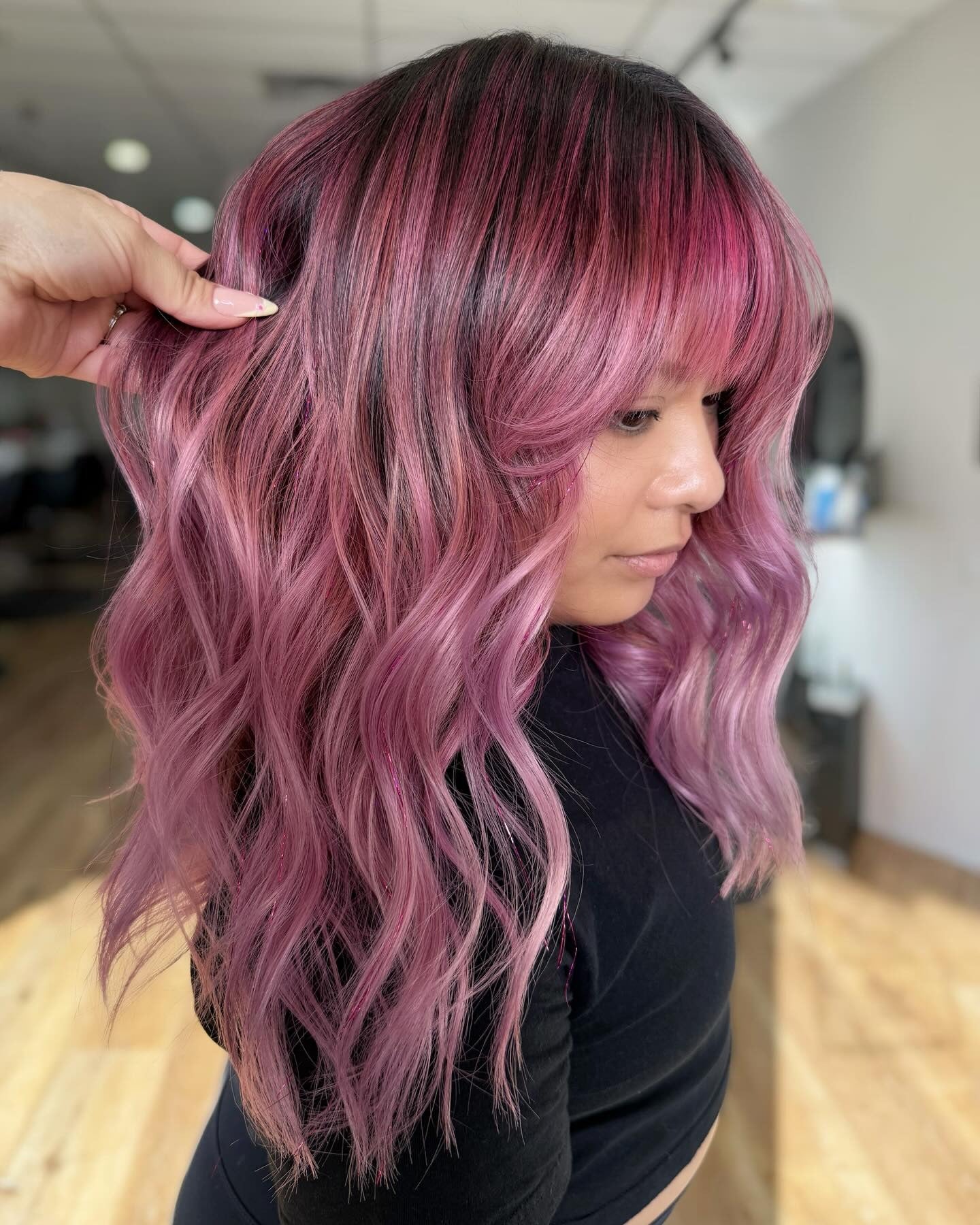 18. Pastellorchideenwellen mit Brauen-Grazing-Rand (rosa Haarfarbe)