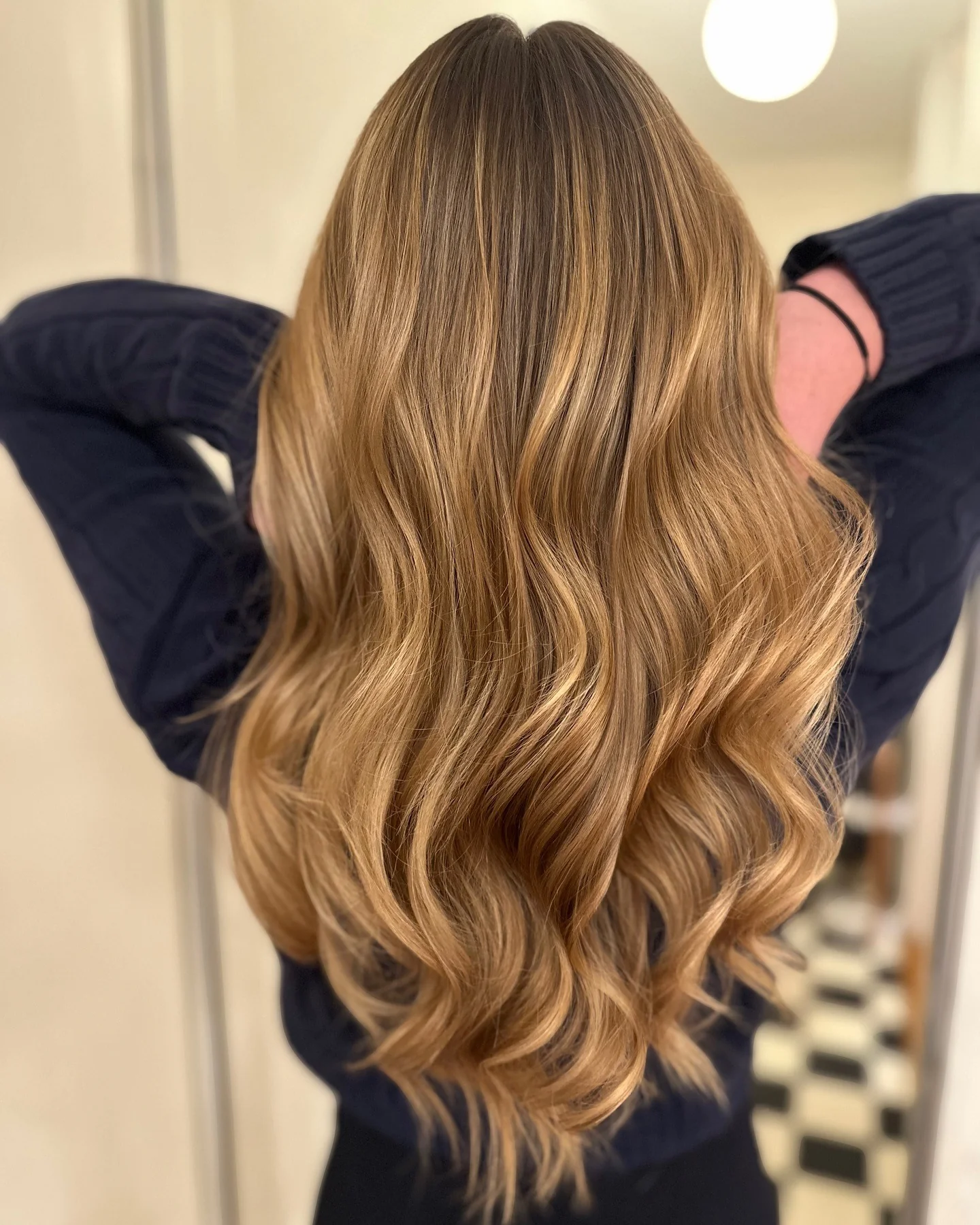 18. Rich Toffee Gloss (Karamell-Honigblond)