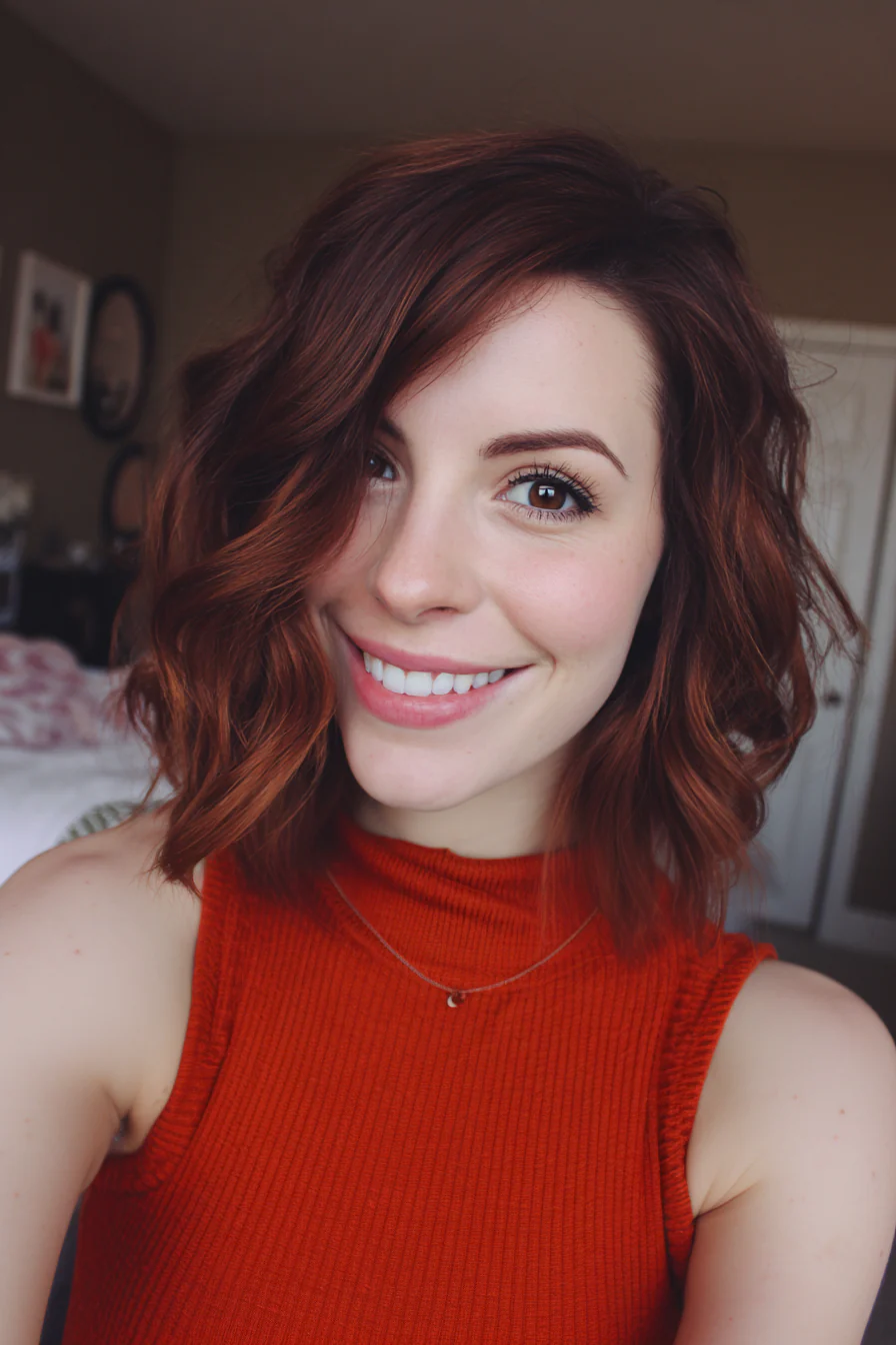 19. Schlanker Mahagoni-Schlüsselbeinschnitt (schulterlange Frisuren für dickes Haar) – Schulterlange Frisuren für dickes Haar