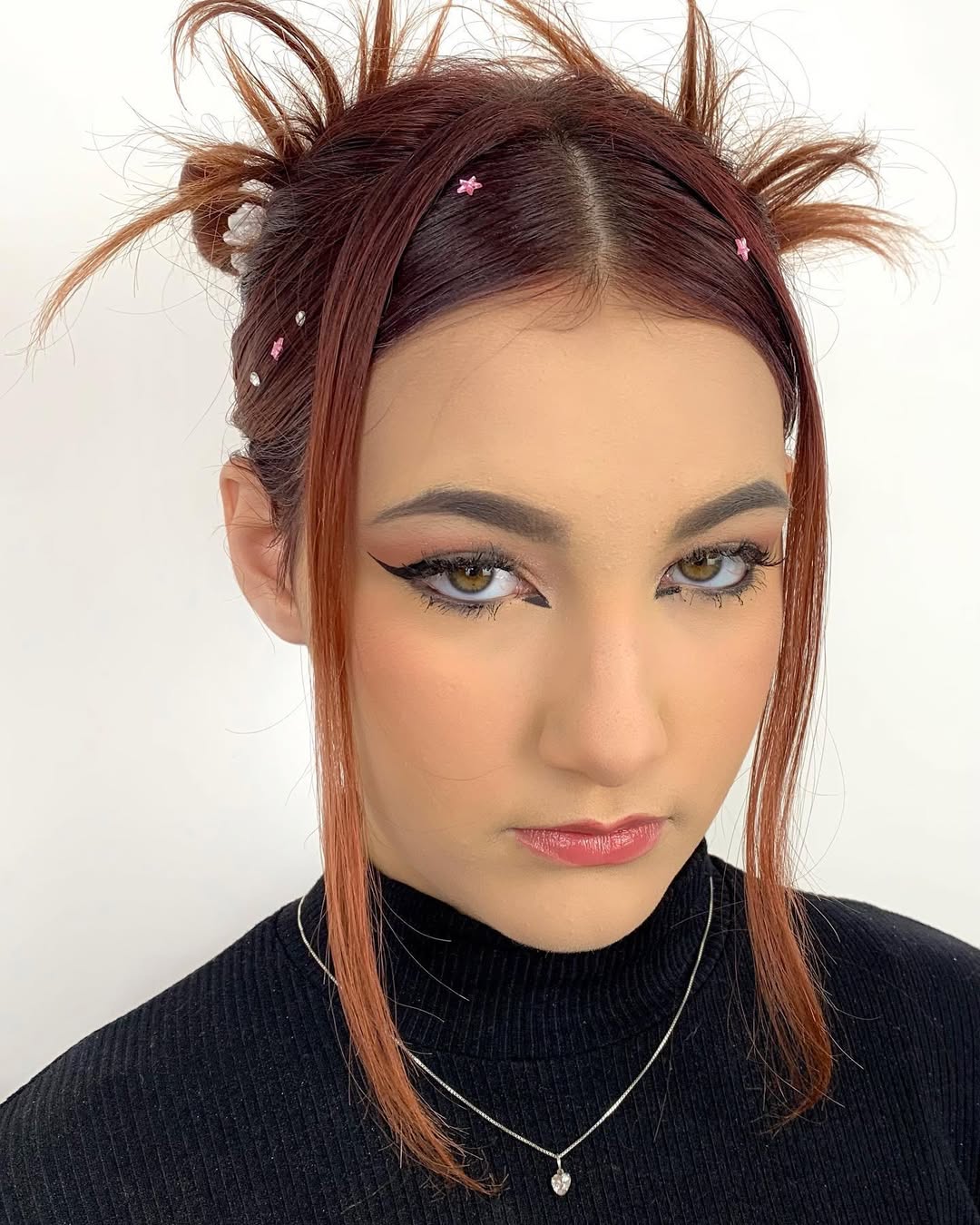 Space Buns 2000er Frisur