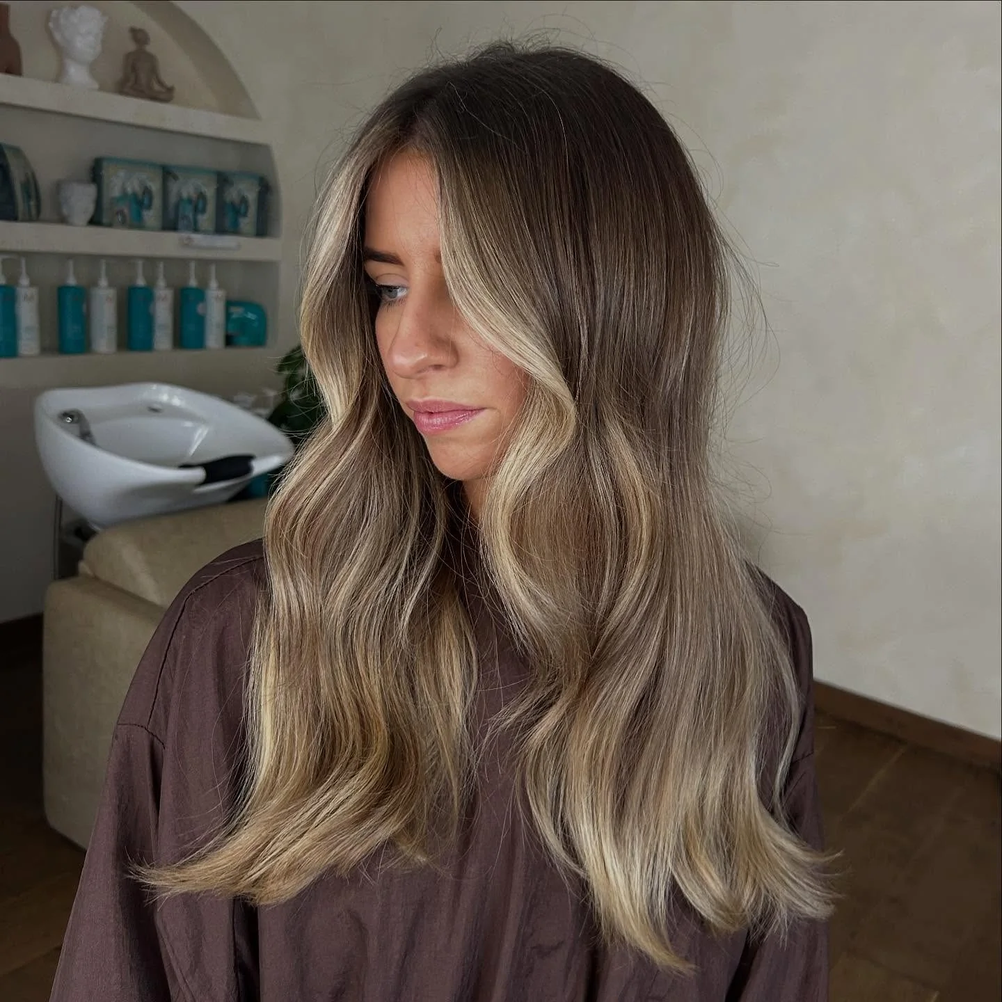 2. Cool Ash Bronde Balayage mit gesichtsrahmendem Geldstück (Balayage-Haarfarben)