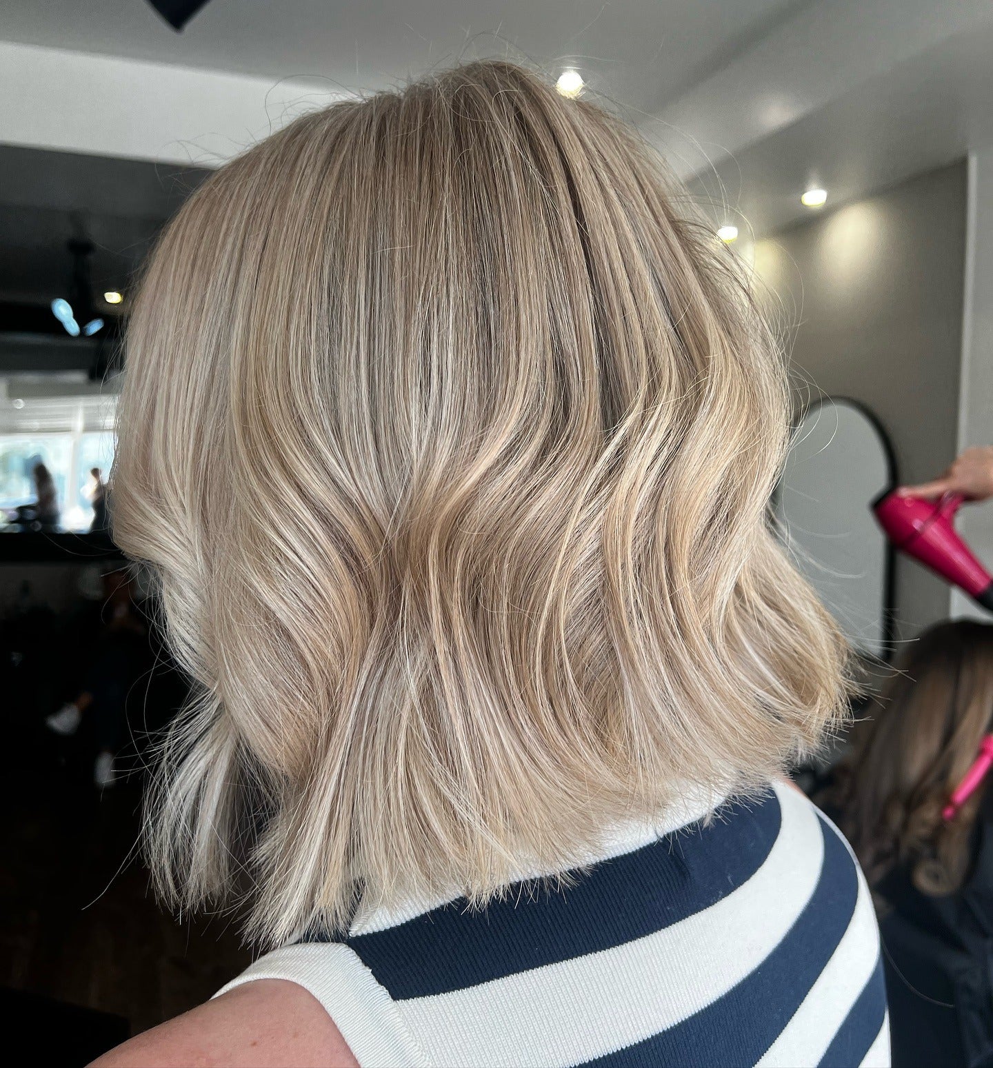 2. cremiger blonde strukturierte Bob (kurze wellige Frisuren)