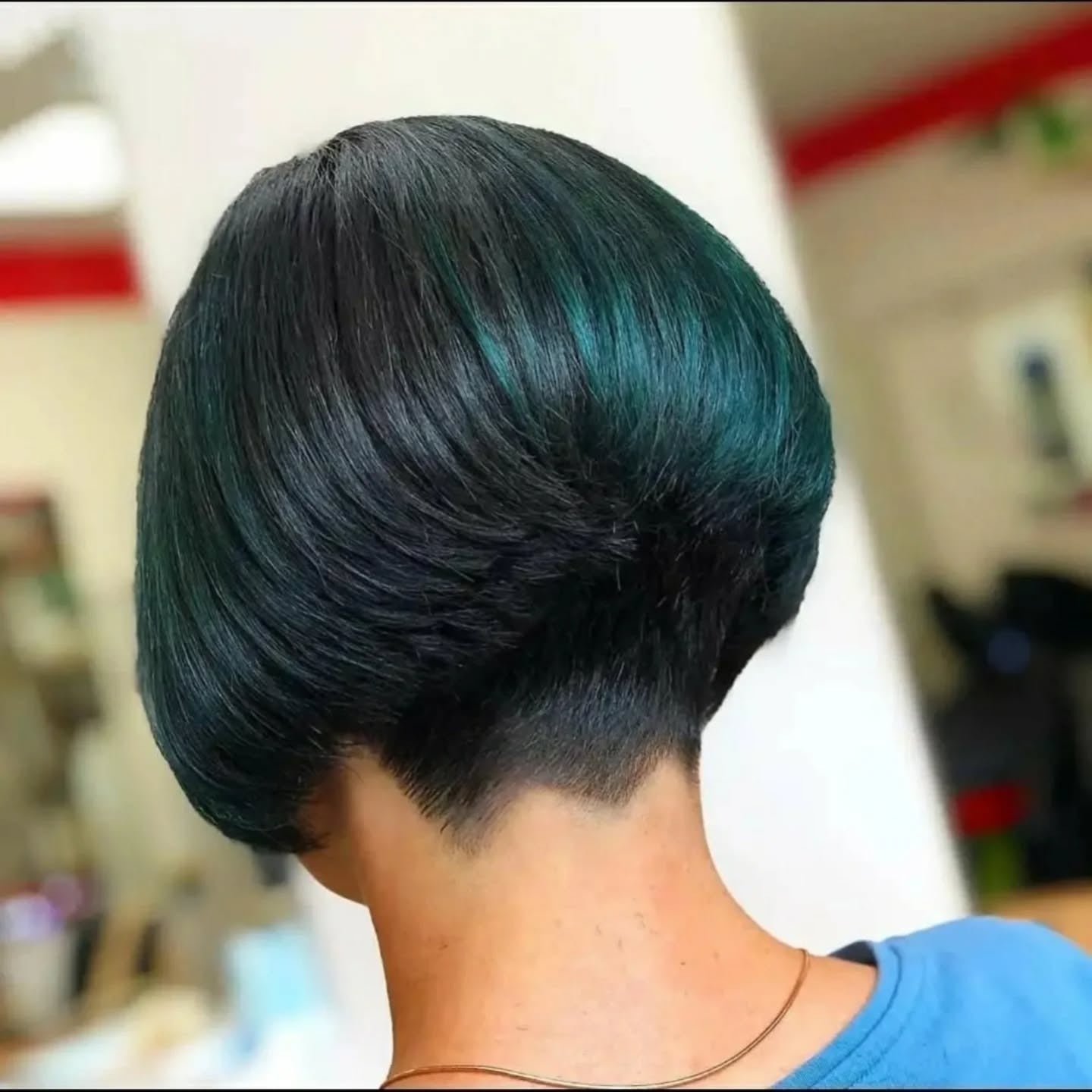 2. Emerald infundiert unterkutbar Bob (gestapelte Bob-Haare)